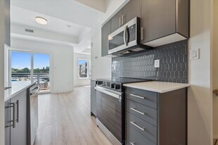 950 St David St N in Fergus, ON - Building Photo