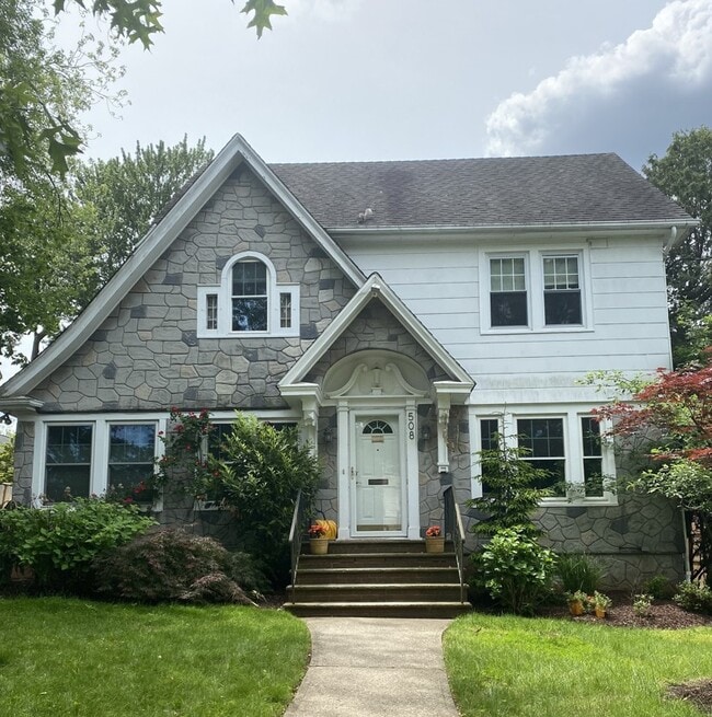 property at 508 W Englewood Ave