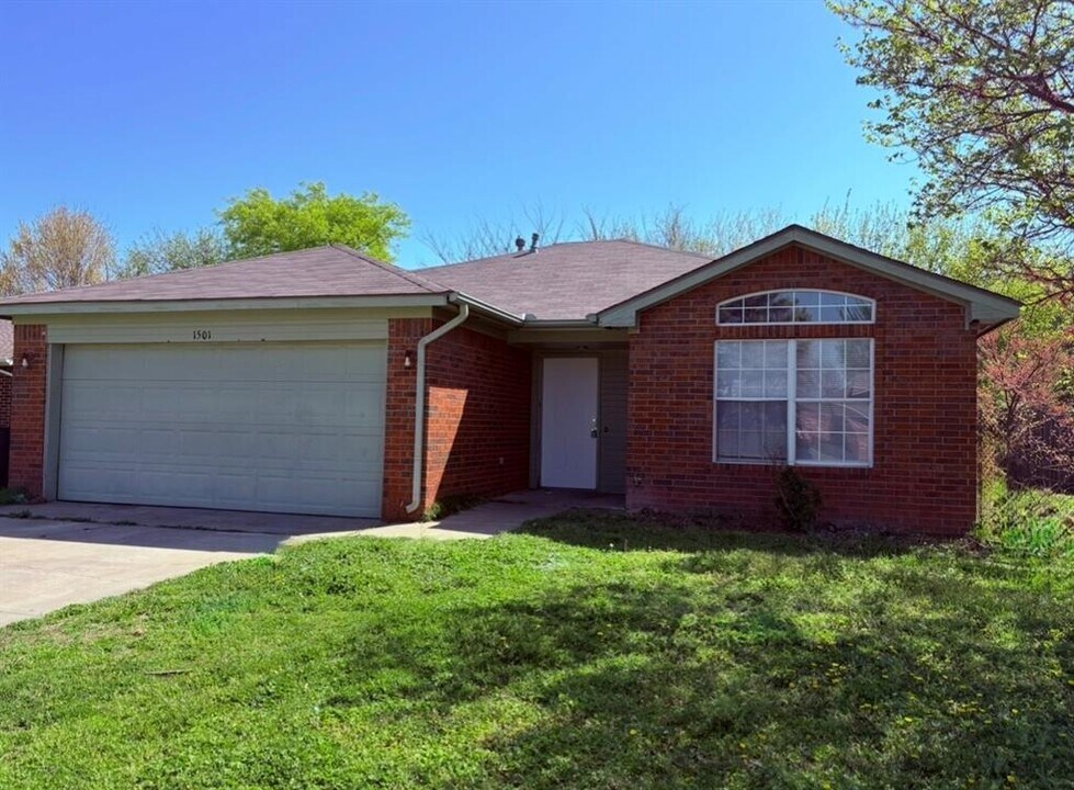 1501 Concord Dr in Norman, OK - Building Photo