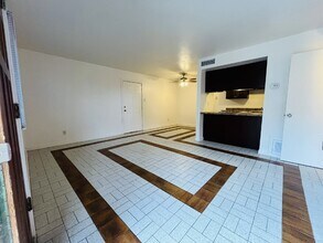 5041 N 40th Ave in Phoenix, AZ - Building Photo - Building Photo