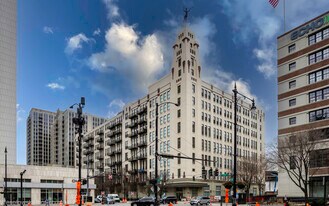 758 N Larrabee St in Chicago, IL - Building Photo