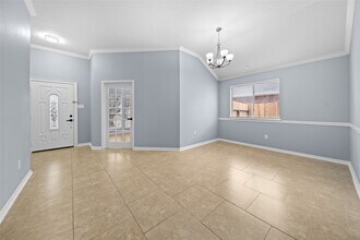 6627 Greenhouse Rd in Katy, TX - Foto de edificio - Building Photo