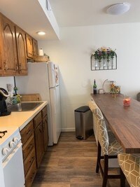 1825 Kater St photo'