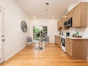 1404 Queens Ave in San Mateo, CA - Building Photo - Building Photo