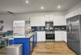 109 Seminole Dr in San Marcos, TX - Building Photo - Building Photo