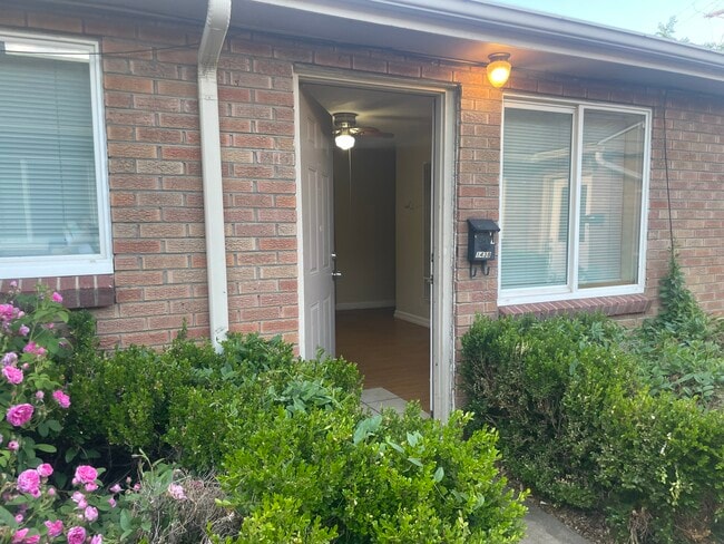 1438 Clinton St, Unit 1438 in Aurora, CO - Foto de edificio - Building Photo