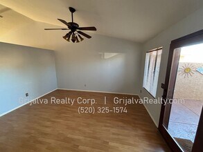 9948 E Skyward Way in Tucson, AZ - Building Photo - Building Photo