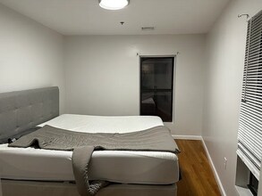 22 High St, Unit 11 in Medford, MA - Building Photo - Building Photo