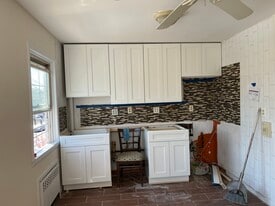 105 Guyon Ave, Unit 2R