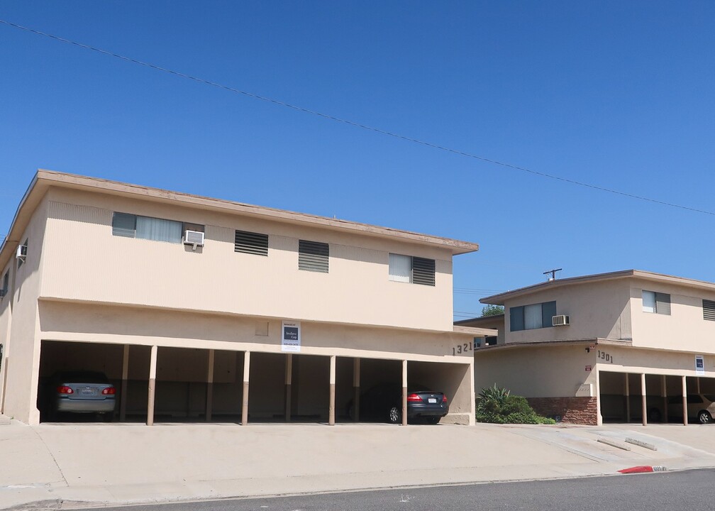 1301 College View Dr in Monterey Park, CA - Building Photo