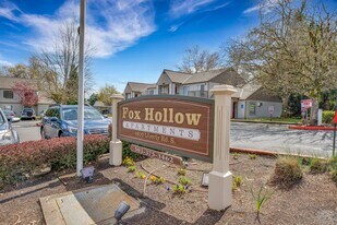 Fox Hollow Apartment Homes in Salem, OR - Building Photo