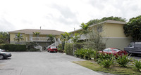 242-248 NE 12th St in Delray Beach, FL - Building Photo - Building Photo