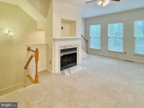 12518 Heykens Ln in Linton Hall, VA - Building Photo - Building Photo
