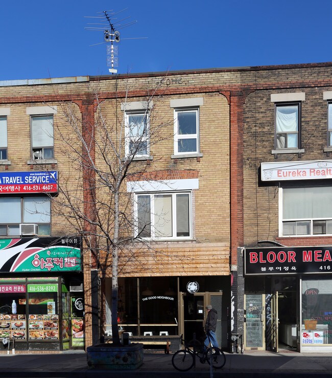 678 Bloor St W in Toronto, ON - Building Photo - Building Photo