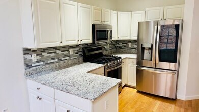 60 Village Dr in Quincy, MA - Building Photo - Building Photo