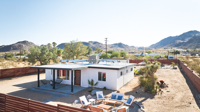 4540 Avenida La Candela, Unit Main House in Joshua Tree, CA - Foto de edificio - Building Photo