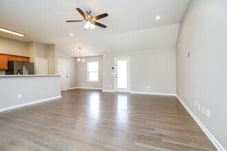 835 Carmen Way in La Vergne, TN - Building Photo - Building Photo