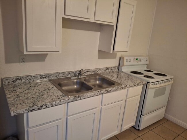 1007 C St in Las Vegas, NV - Building Photo - Building Photo