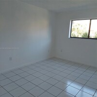 5300 W 21st Ct, Unit 311 in Hialeah, FL - Foto de edificio - Building Photo