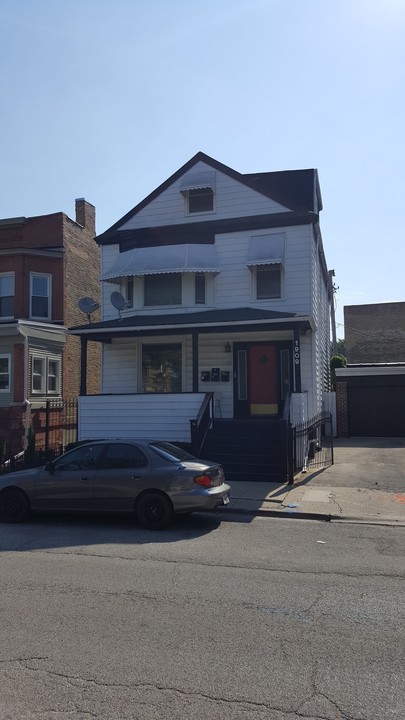 1909 Asbury Ave in Evanston, IL - Building Photo