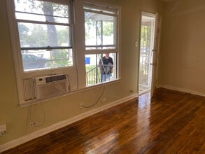 2206 Lee Hall in San Antonio, TX - Foto de edificio - Building Photo