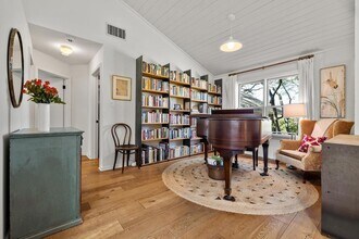 4015 Cherrywood Rd in Austin, TX - Building Photo - Building Photo