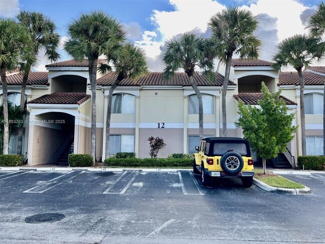 property at 815 Boynton Beach Blvd