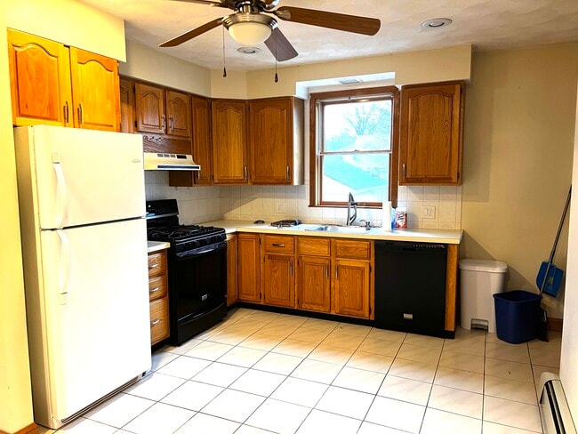 30 Pleasant St, Unit 1