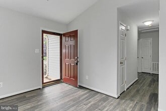 20585 Triple Crown Ct in Ashburn, VA - Building Photo - Building Photo