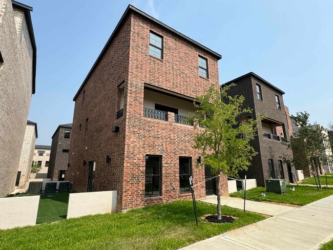 210 Veracruz Dr in Laredo, TX - Building Photo - Building Photo