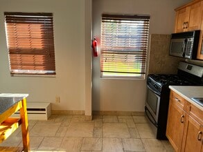 72 Clark Ct in Rutherford, NJ - Building Photo - Building Photo