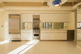 6253 Hollywood Blvd, Unit 701 in Los Angeles, CA - Building Photo - Building Photo