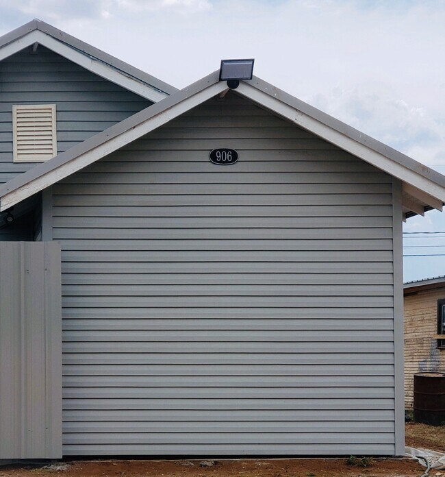 906 S Colorado St, Unit #1 in Midland, TX - Building Photo - Building Photo