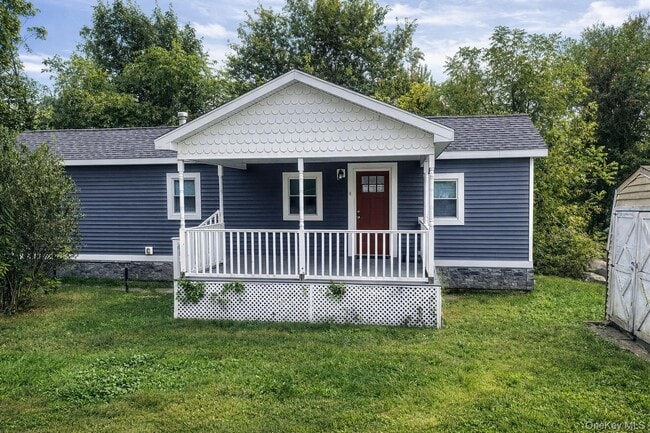 property at 8 Hideaway Ln