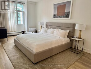 161 Laurier Ave W in Ottawa, ON - Building Photo - Building Photo