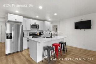6124 Pembroke Dr in San Diego, CA - Building Photo