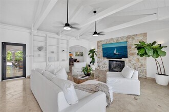2 S Hibiscus Dr in Miami Beach, FL - Building Photo - Building Photo