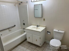 6121 Heathstone Ln in Charlotte, NC - Building Photo - Building Photo
