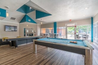 Lexington Crossing in Gainesville, FL - Foto de edificio - Interior Photo