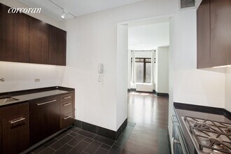40 Broad St-Unit -: 16G in New York, NY - Building Photo - Building Photo