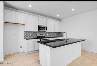 14663 W Sand Hills Rd in Surprise, AZ - Building Photo - Building Photo