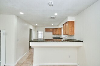 9510 Beverly St in Bellflower, CA - Building Photo - Building Photo