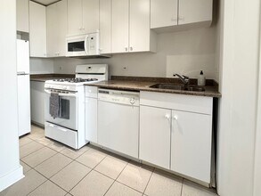 4335 W Irving Park Rd in Chicago, IL - Building Photo - Building Photo