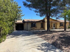 5475 Valle Alegre in Las Cruces, NM - Building Photo