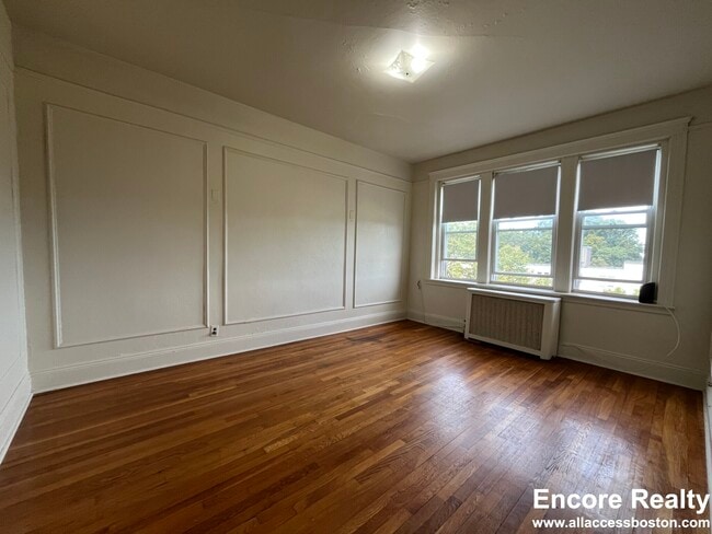 1687 Commonwealth Ave in Boston, MA - Building Photo - Building Photo