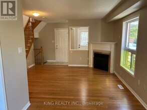 6415 Saratoga Way in Mississauga, ON - Building Photo - Building Photo