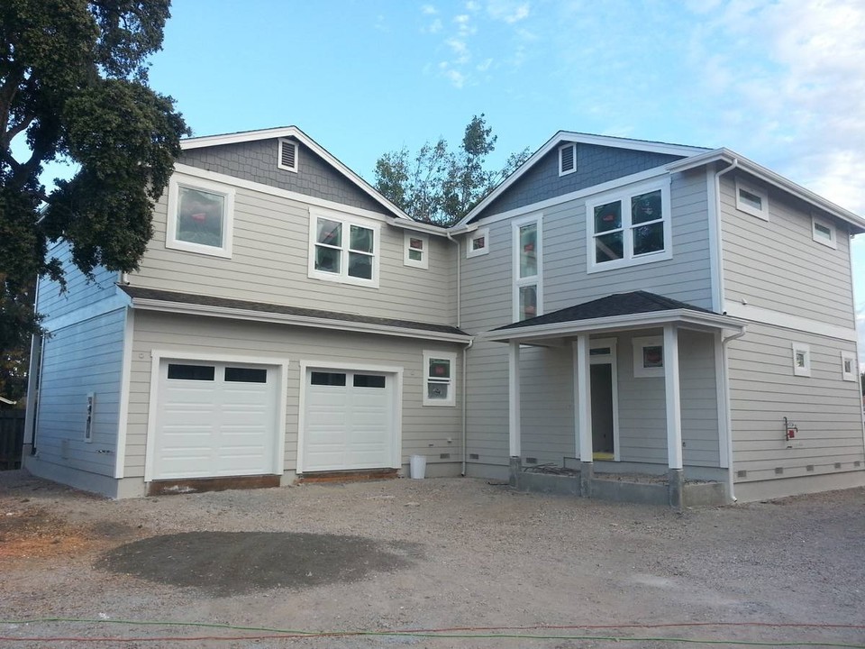 237-239 Edith St in Petaluma, CA - Building Photo