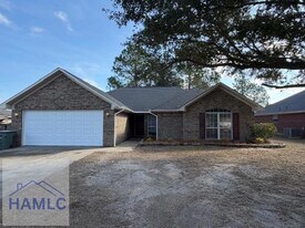 124 Wayfair Ln in Hinesville, GA - Building Photo