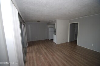 330 6th Ave N-Unit -B in Jacksonville Beach, FL - Building Photo - Building Photo