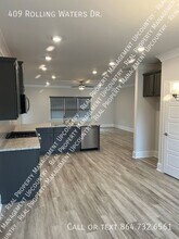 409 Rolling Waters Dr in Greenville, SC - Building Photo - Building Photo